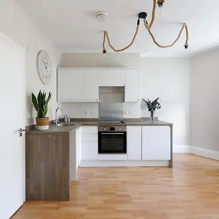 Spacious Brighton Beach Studio Exterior photo