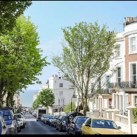 Spacious Brighton Beach Studio Exterior photo